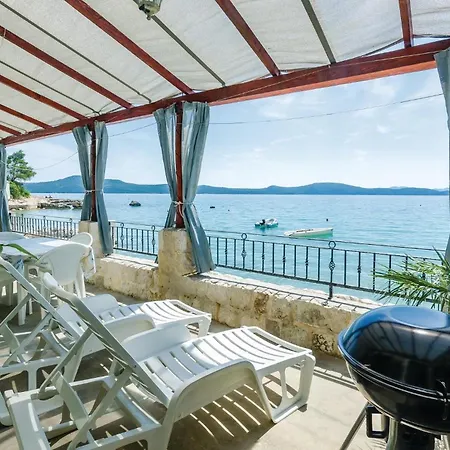 One-bedroom In 슬라노